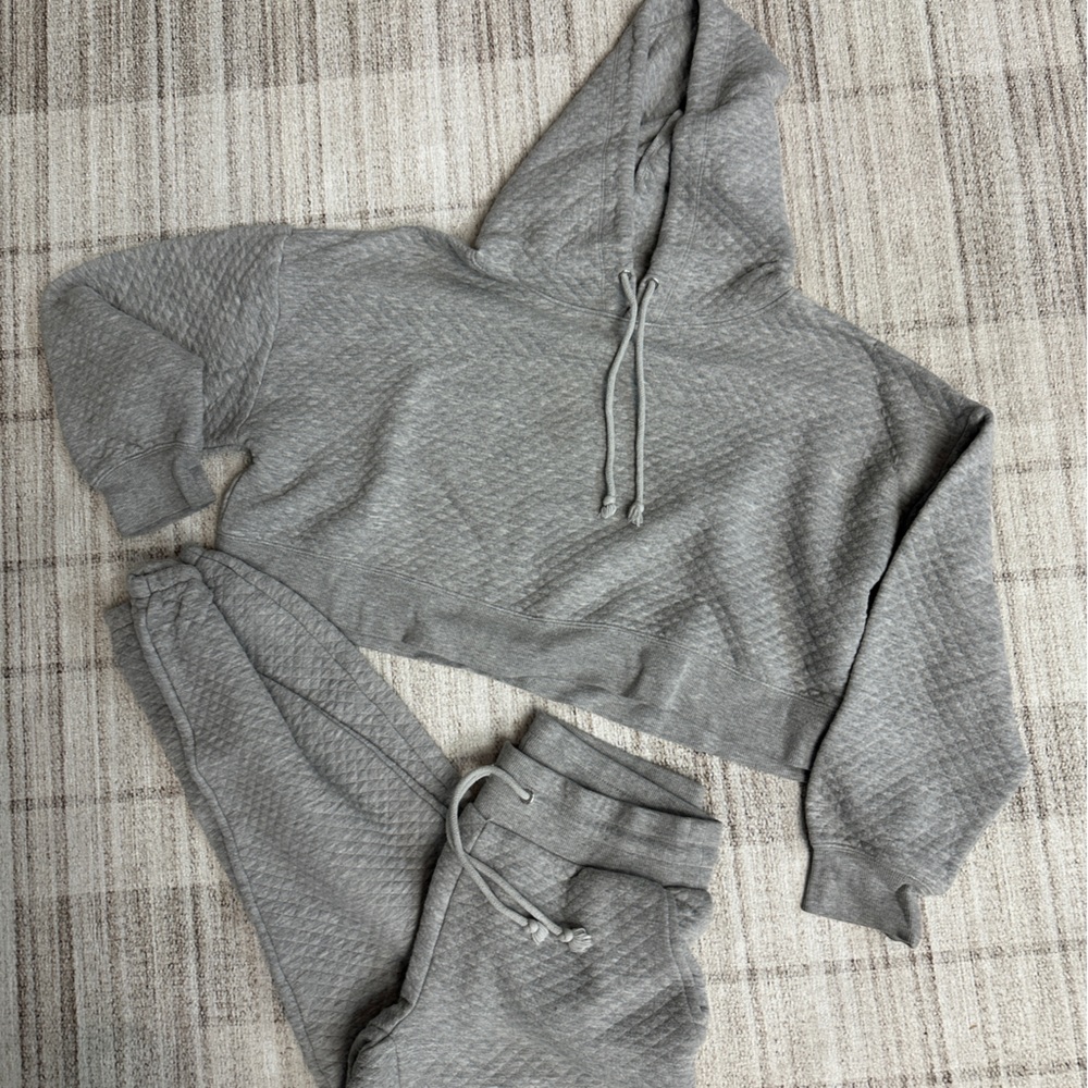 Wild Fable Gray Quilted Set